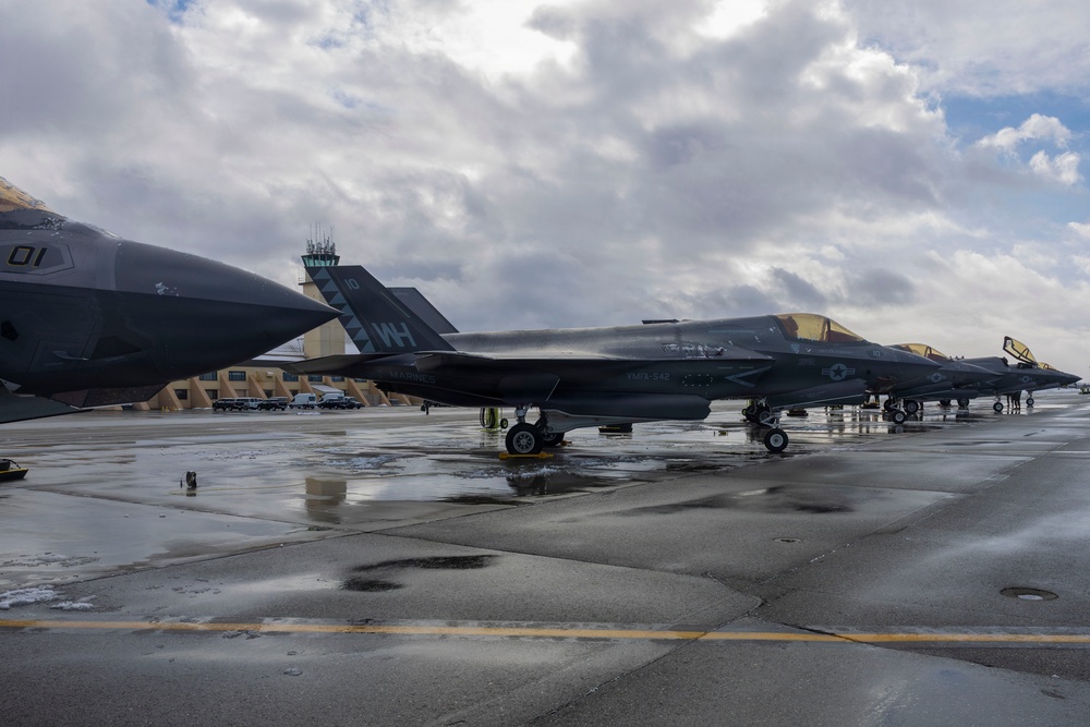 U.S. Marines with VMFA-542 prepare F-35B Lightning II jets for familiarization flights