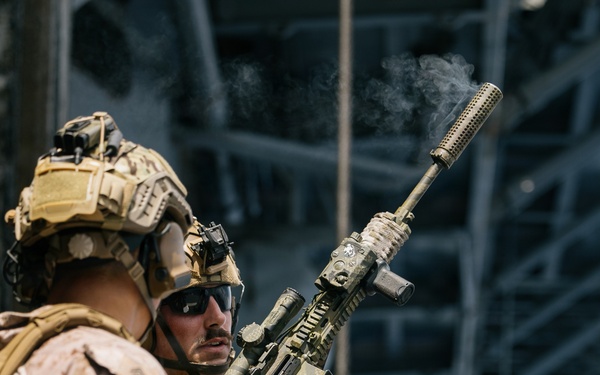 11th MEU Marines, Sailors Conduct Marksmanship Training Aboard USS Boxer