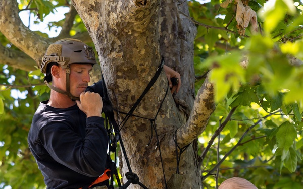 BLT 2/4 participates in Assault Climbers Course
