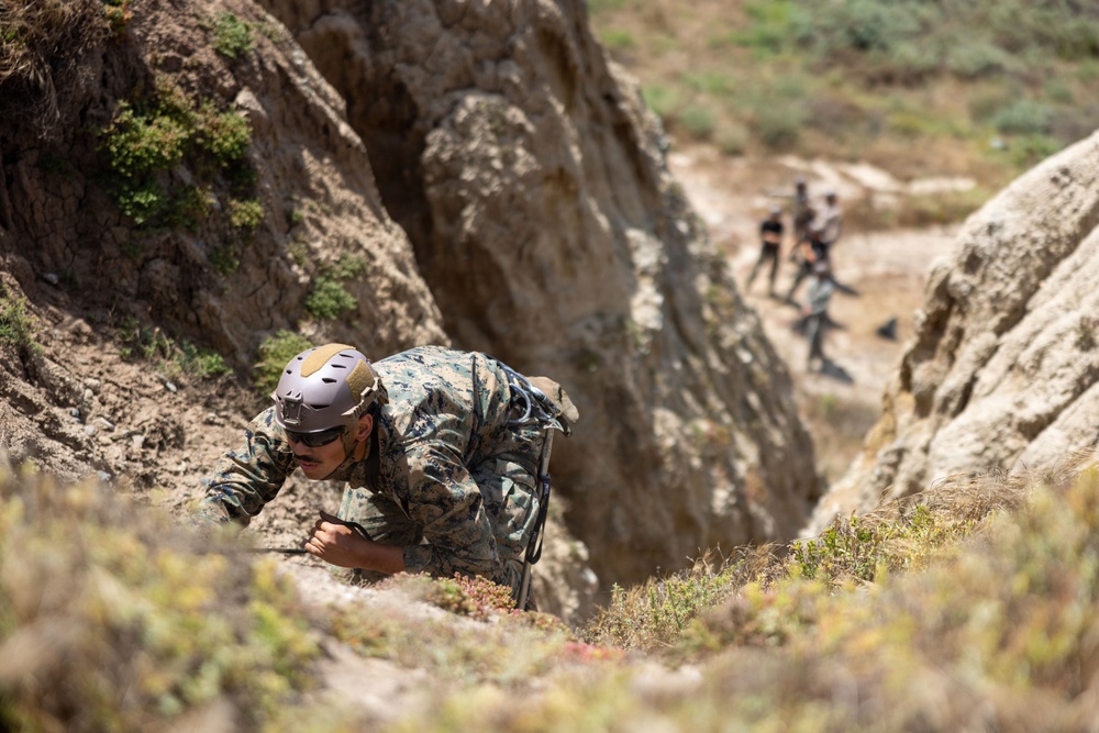 BLT 2/4 participates in Assault Climbers Course
