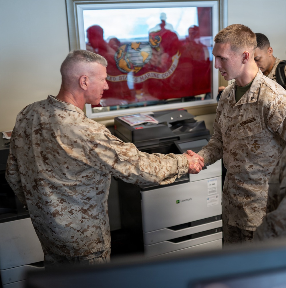 Commandant of the Marine Corps visits MARCENT