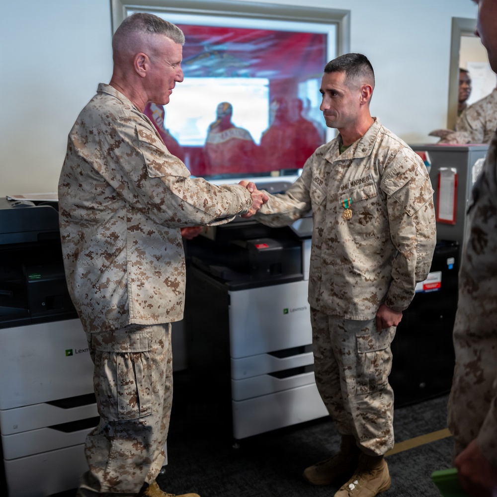 Commandant of the Marine Corps visits MARCENT