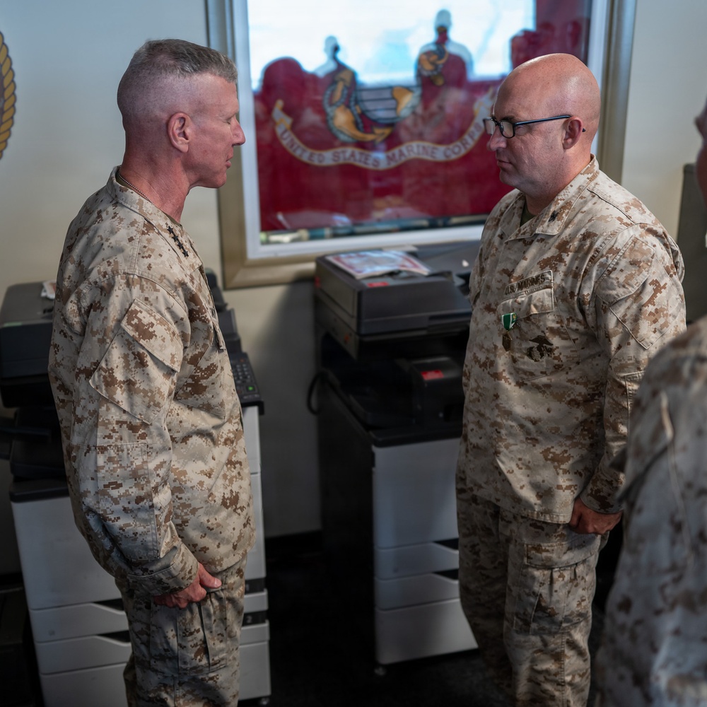 Commandant of the Marine Corps visits MARCENT