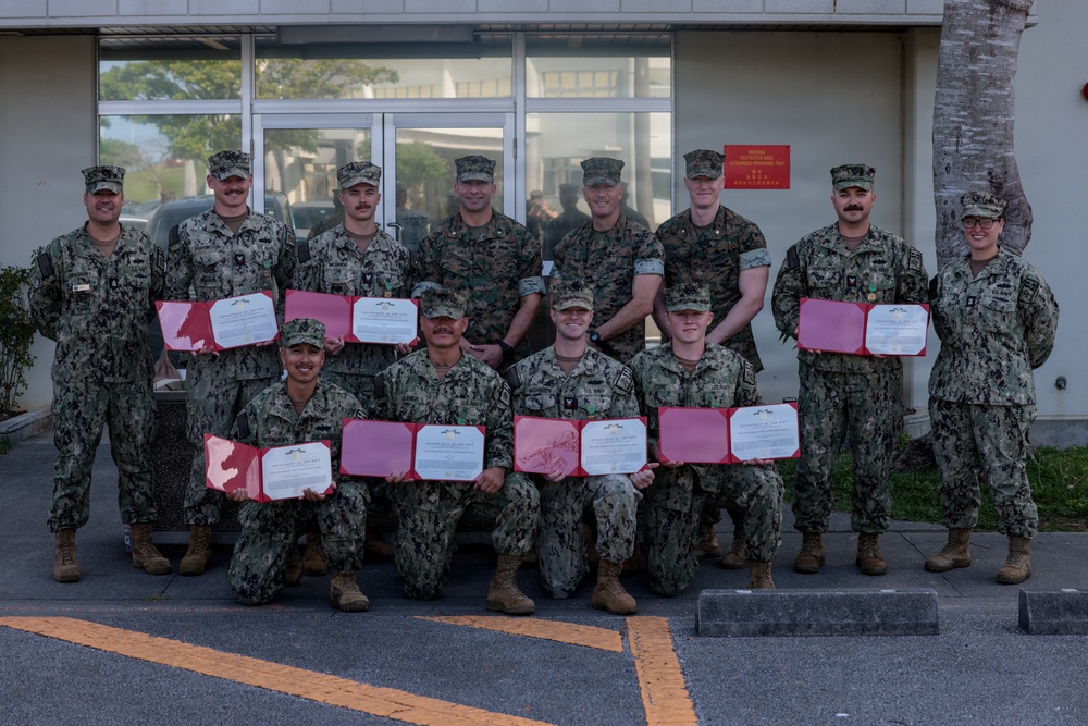 5th Air Naval Gunfire Liaison Company awards Sailors the Navy and Marine Corps Achievement Medal