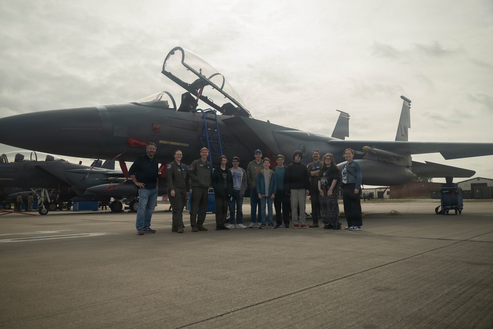 492nd FS hosts RAFL students for aviation day