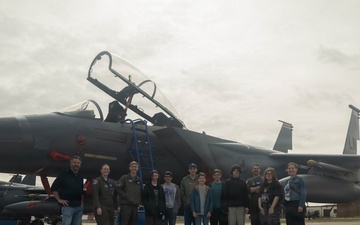 492nd FS hosts RAFL students for aviation day