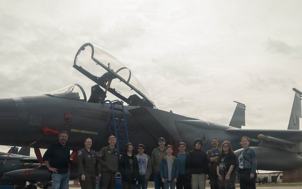 492nd FS hosts RAFL students for aviation day