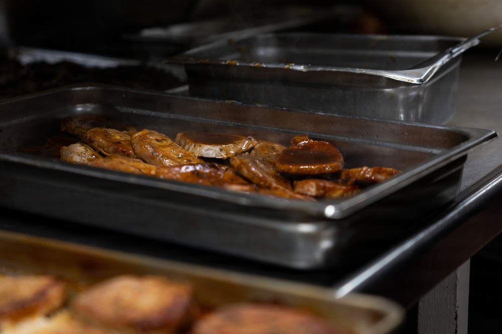 11th MEU Marines, Sailors Prepare Dinner Aboard USS Boxer