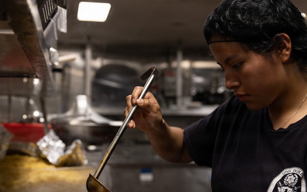 11th MEU Marines, Sailors Prepare Dinner Aboard USS Boxer