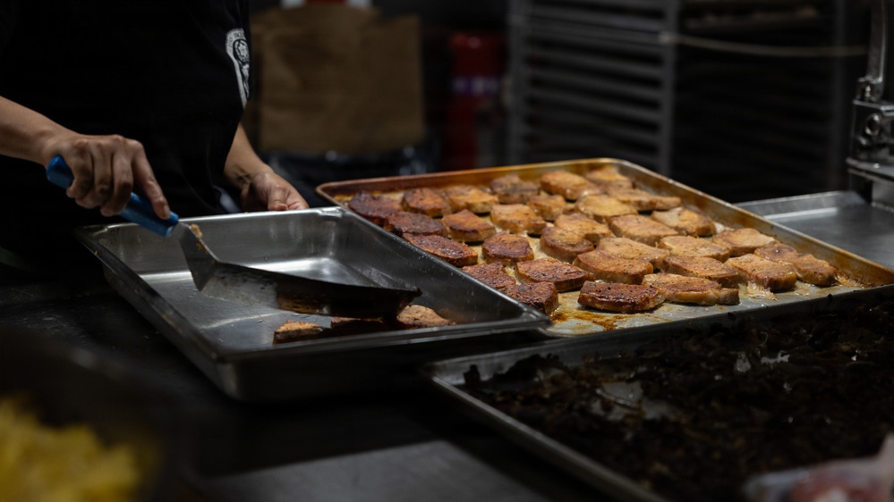 11th MEU Marines, Sailors Prepare Dinner Aboard USS Boxer