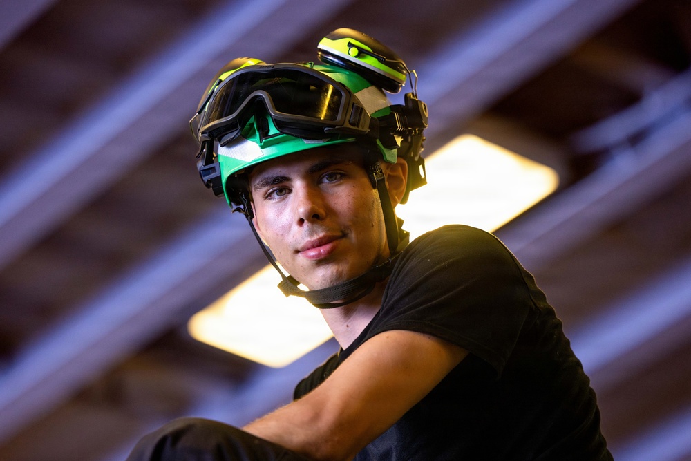 ARG Sailors Conduct MH-60 Seahawk Maintenance Aboard USS Boxer