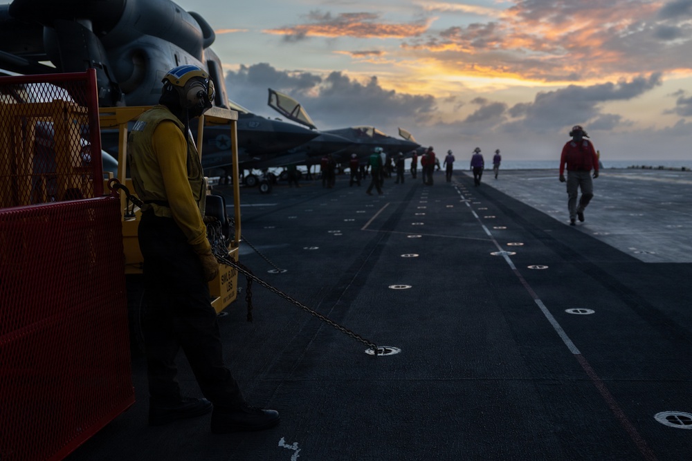 11th MEU Marines, Sailors Conduct Flight Operations Aboard USS Boxer