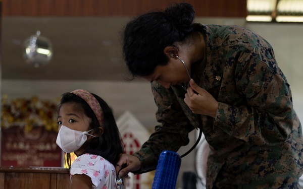 Balikatan 2026: U.S., Philippine service members provide medical care, training in San Vicente
