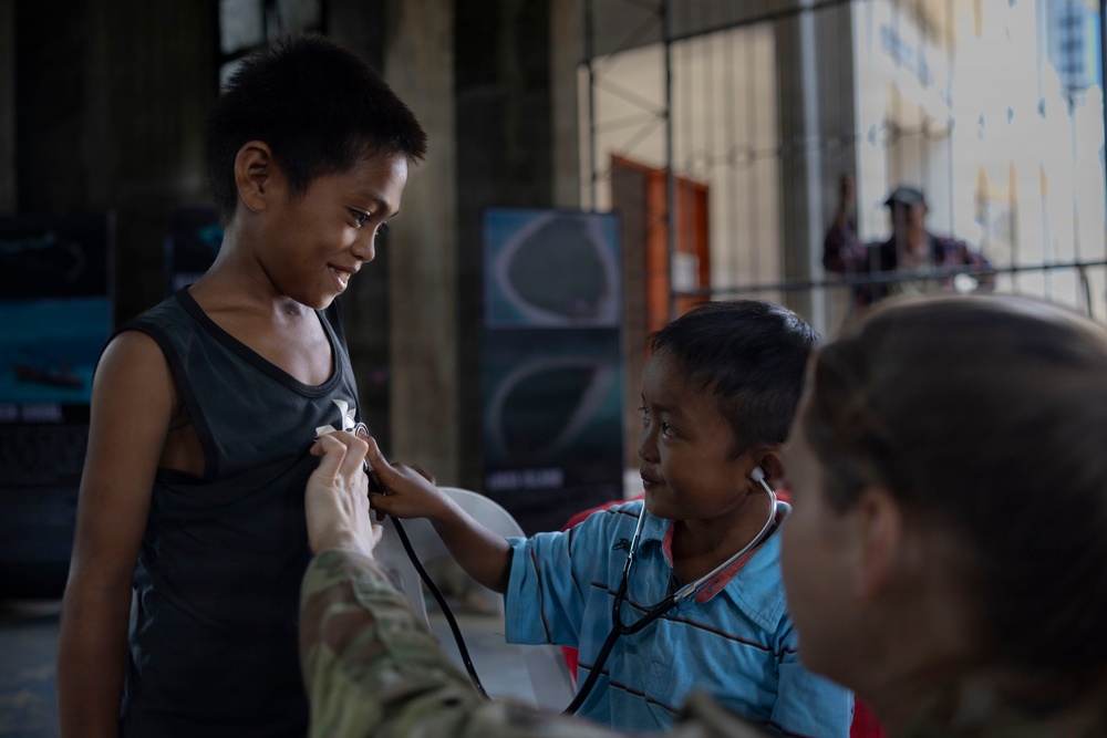 Balikatan 2026: U.S., Philippine service members provide medical care, training in San Vicente
