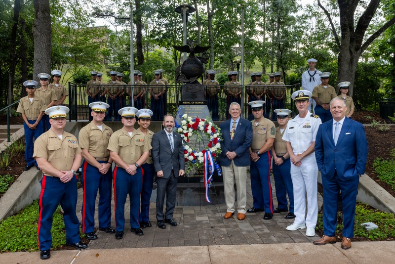 U.S. service members participate in wreath-laying ceremony during Fleet Week Houston