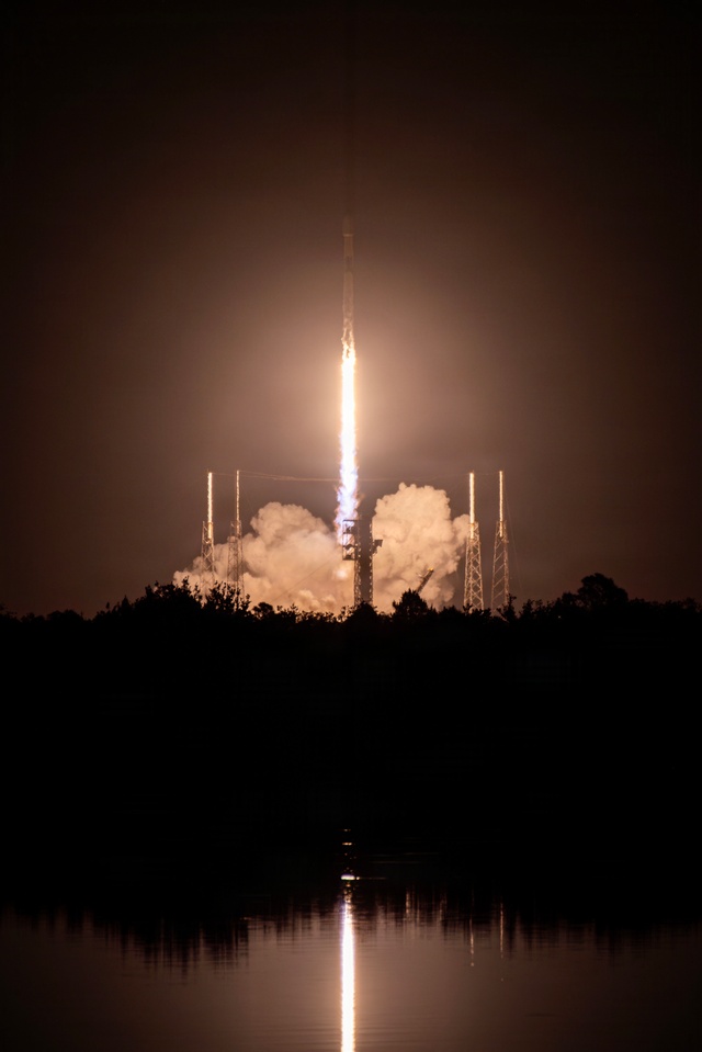 Starlink 10-24 Launches from Cape Canaveral Space Force Station