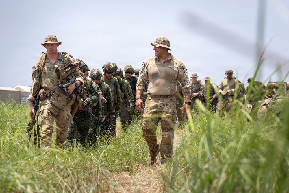American, Australian, Philippine partner forces participate in CH-47 Chinook cold-load training