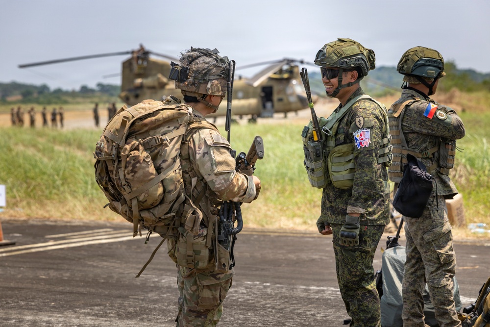 American, Australian, Philippine partner forces participate in CH-47 Chinook cold-load training