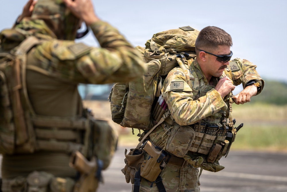 American, Australian, Philippine partner forces participate in CH-47 Chinook cold-load training