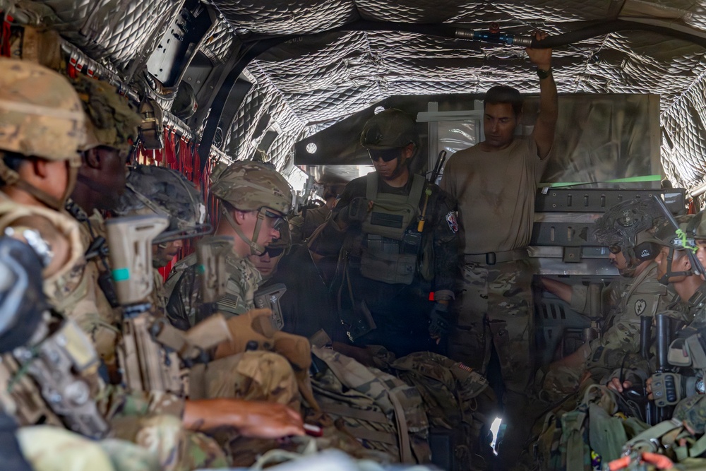 American, Australian, Philippine partner forces participate in CH-47 Chinook cold-load training