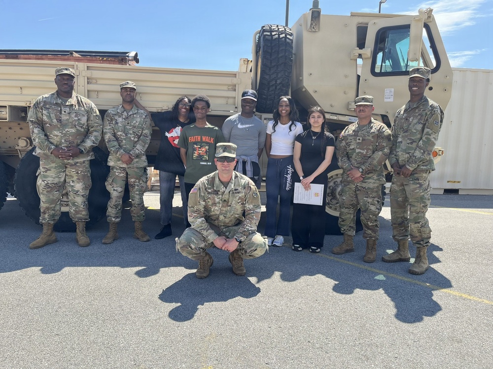 310th ESC Soldiers visit local Highschool