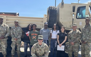 310th ESC Soldiers visit local Highschool
