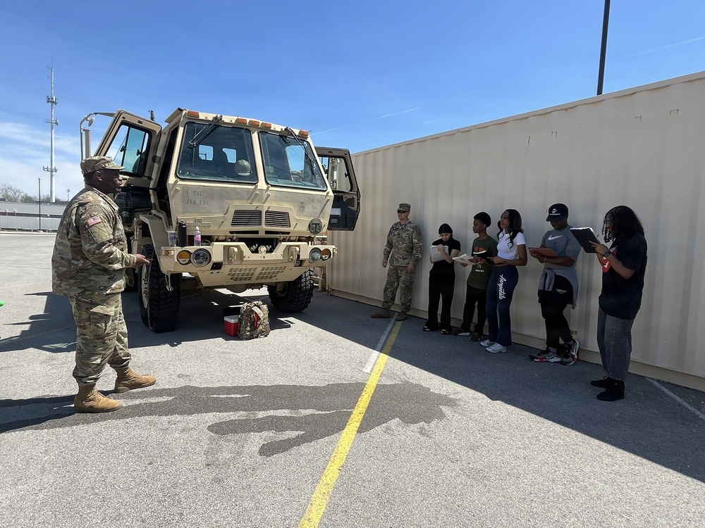 310th ESC Soldiers visit local Highschool