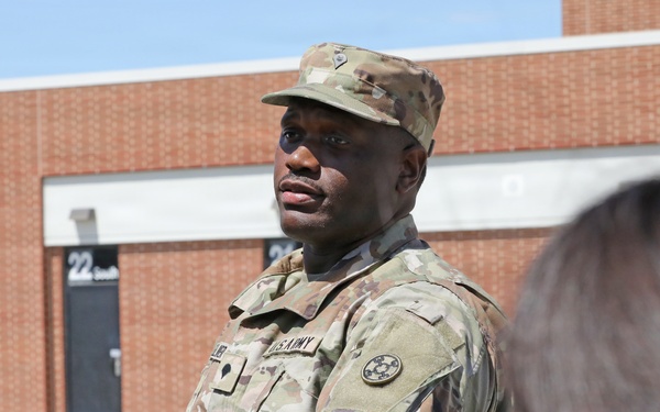 310th ESC Soldiers visit local Highschool