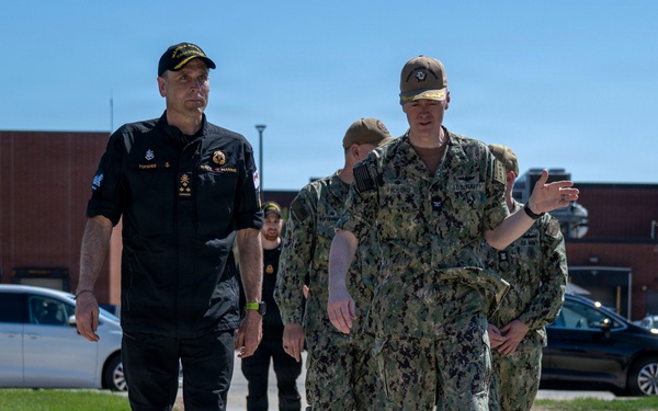 Vice Adm. Angus Topshee Visits Recruit Training Command