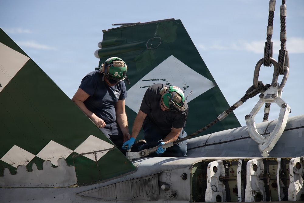 Devilfish hoist stricken aircraft