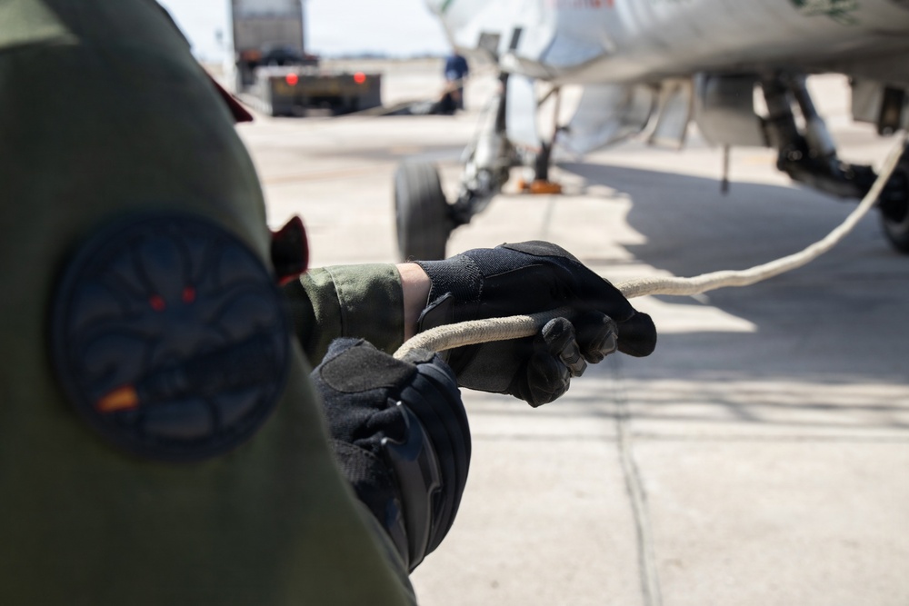 Devilfish hoist stricken aircraft