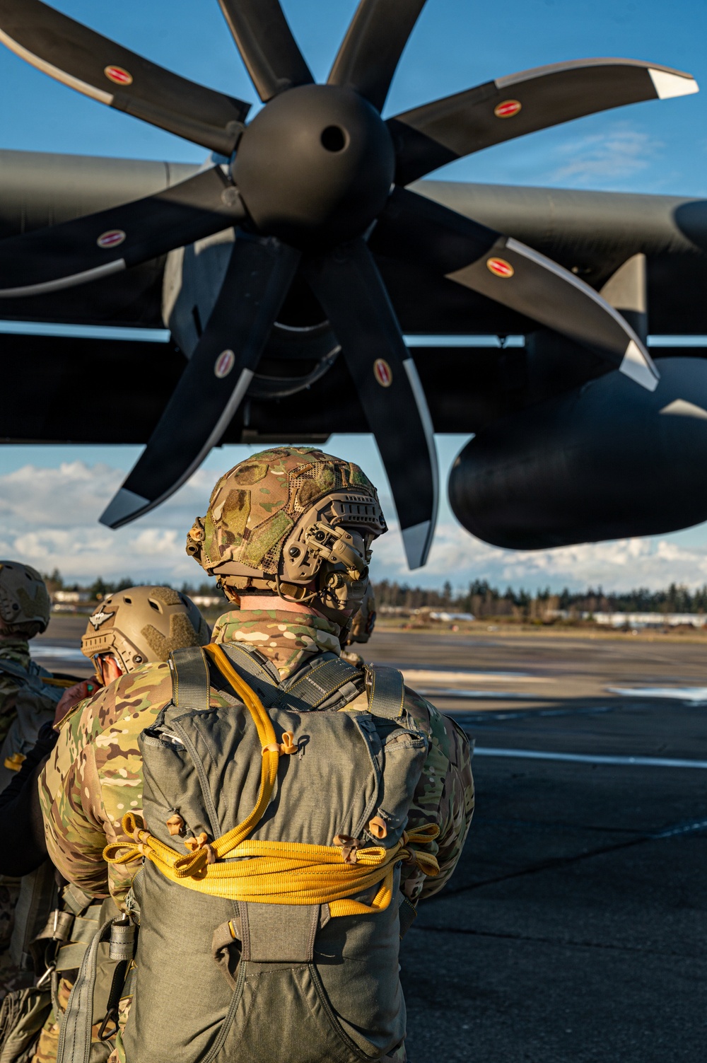 Connecticut Air National Guard supports joint airborne training with 160th Special Operations