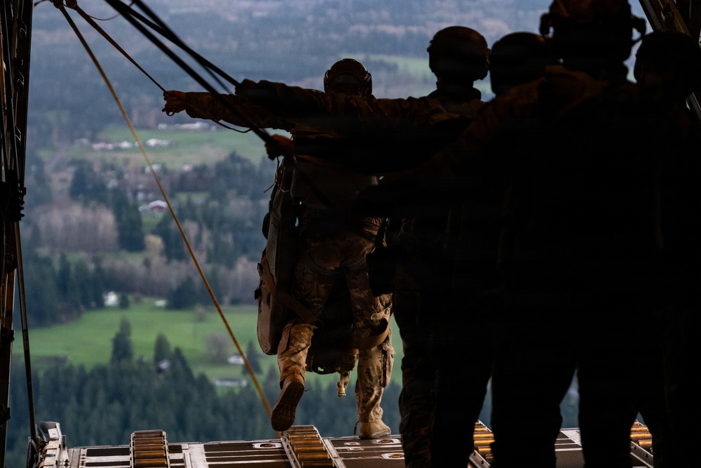 Connecticut Air National Guard supports joint airborne training with 160th Special Operations