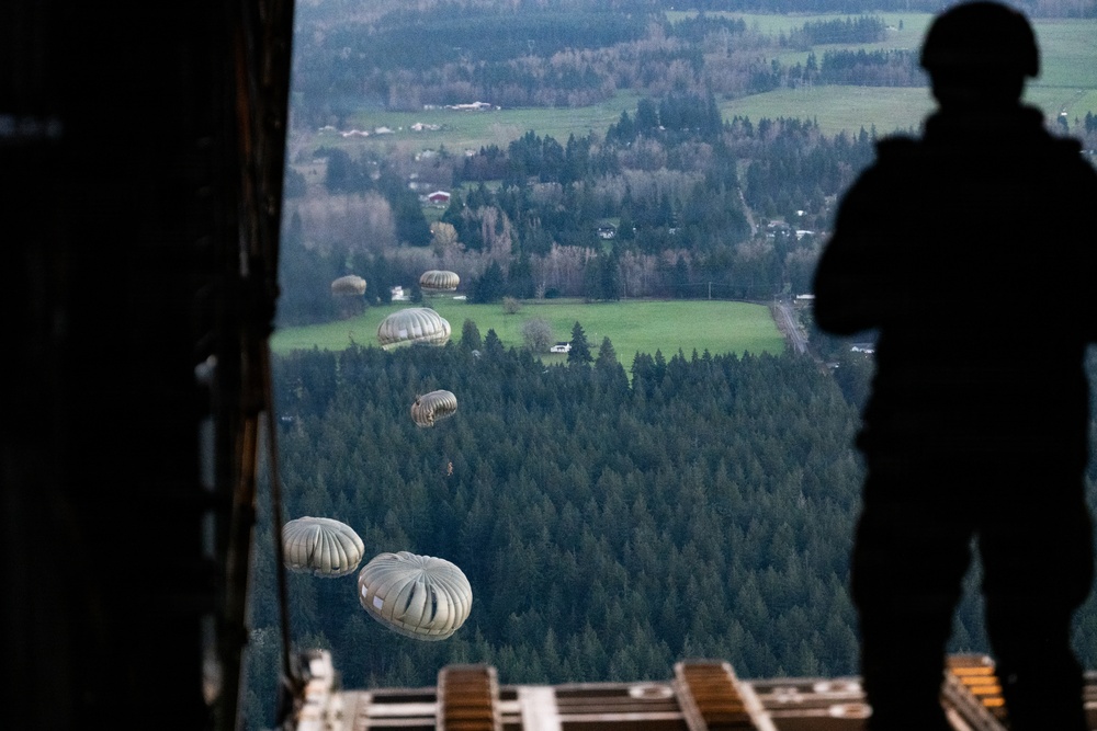 Connecticut Air National Guard supports joint airborne training with 160th Special Operations