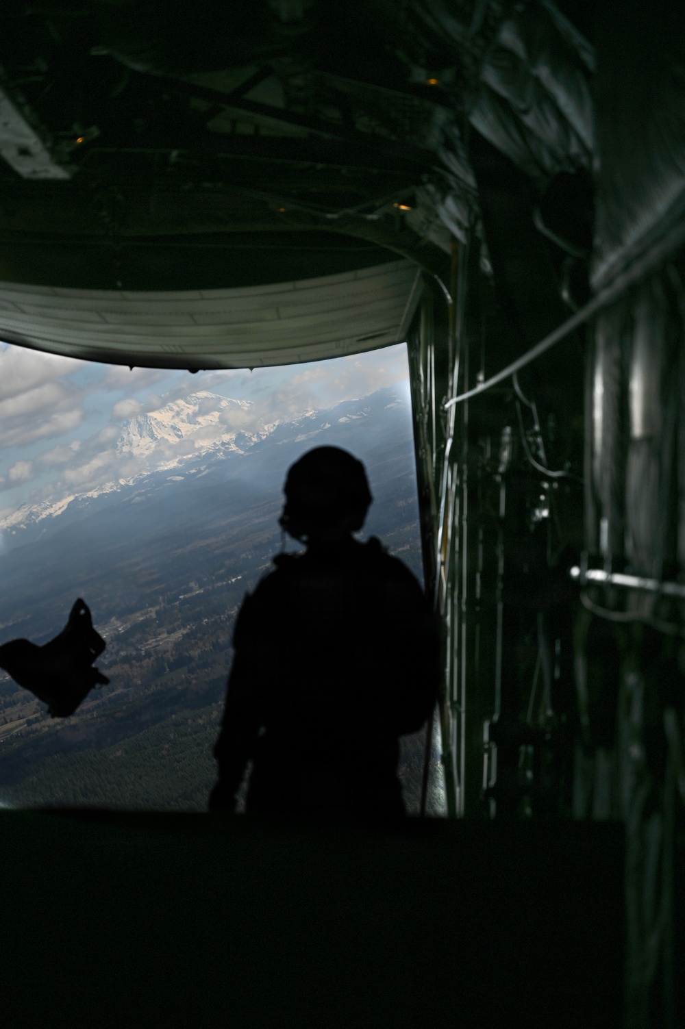 Connecticut Air National Guard supports joint airborne training with 160th Special Operations