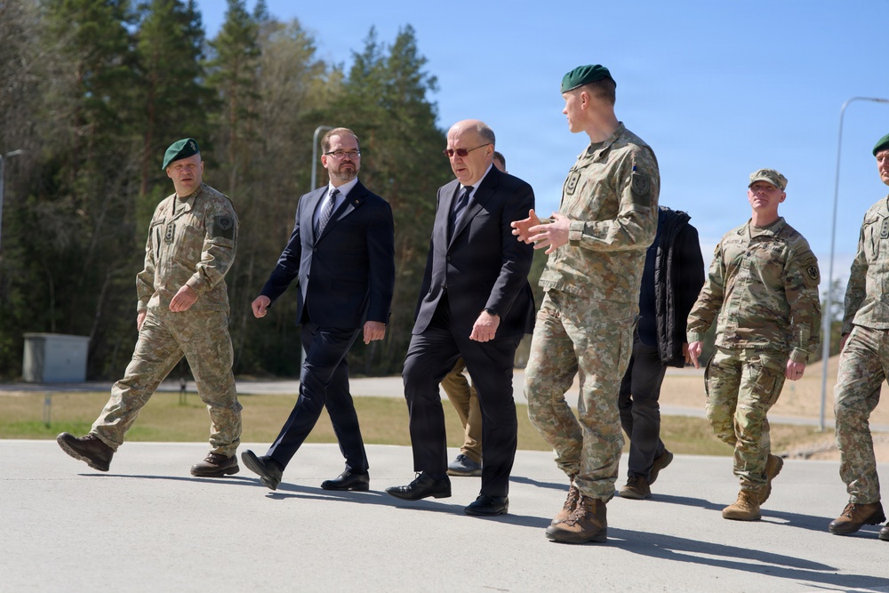 European Commissioner for Defence Tours Pabrade Training Area