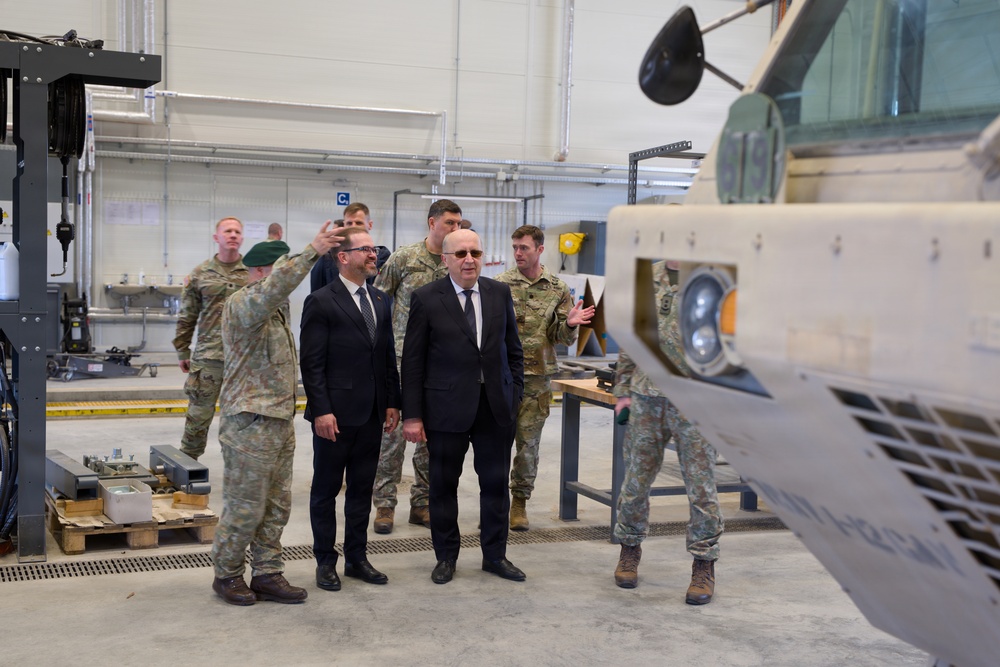 European Commissioner for Defence Tours Pabrade Training Area