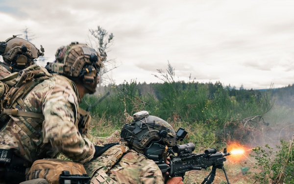 1st Special Forces Group (Airborne) conducts Maneuver Live Fire Exercise