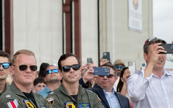 VT-28 Holds An Airborne Change of Command Ceremony