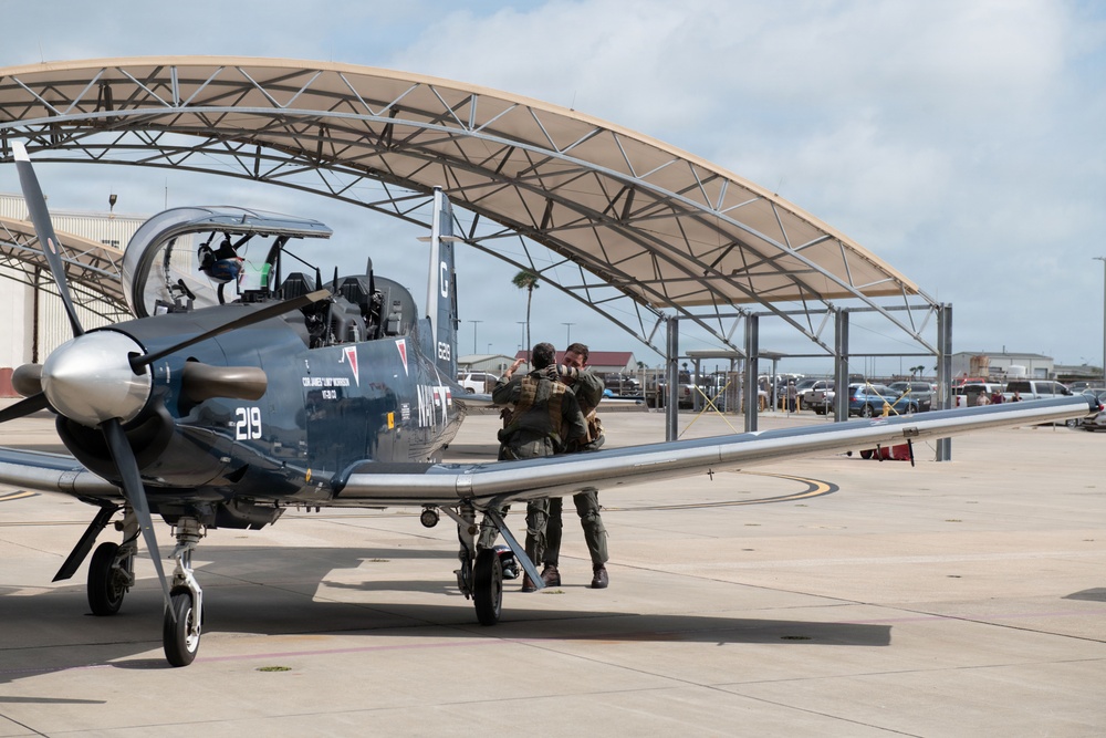 VT-28 Holds An Airborne Change of Command Ceremony