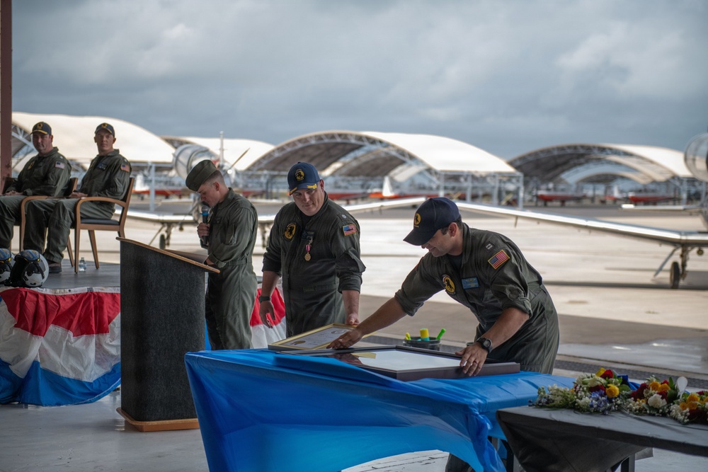 VT-28 Holds Change of Command Ceremony