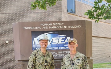 VADM Wayne Baze, NAVIG, Visits NNSY