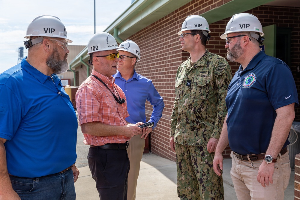 Director of Naval Enterprise Networks, PEO Digital, Visits NNSY