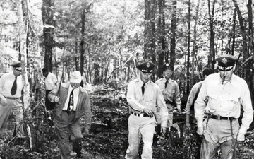 AEDC at 75: AEDC dedicates lake in honor of Col. Woods