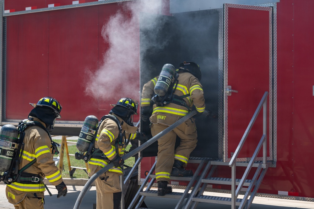 Arnold FES team conducts annual structure fire training
