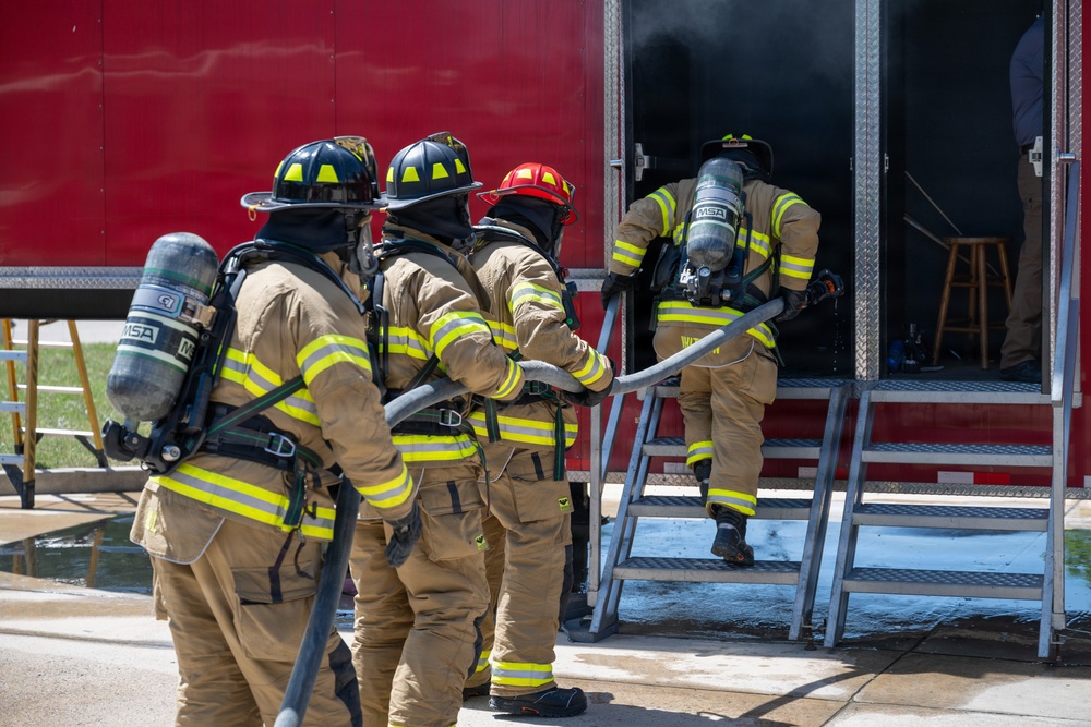 Arnold FES team conducts annual structure fire training