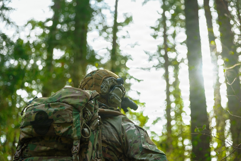 1st Special Forces Group (Airborne) conducts Maneuver Live Fire Exercise