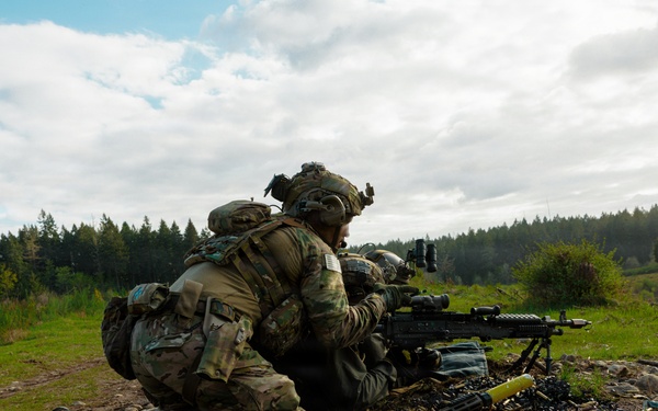 1st Special Forces Group (Airborne) conducts Maneuver Live Fire Exercise