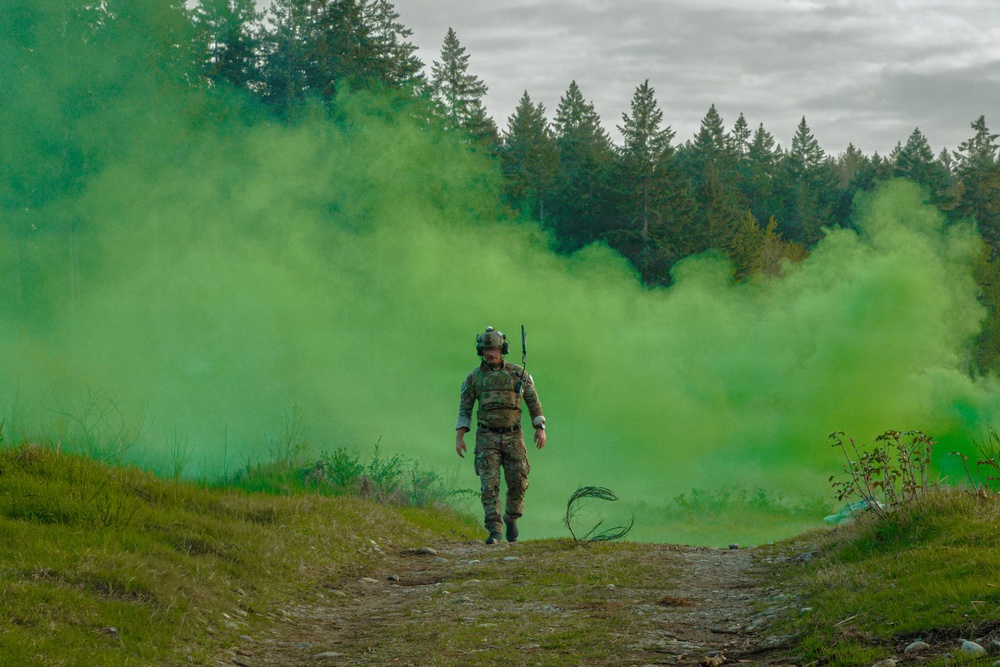 1st Special Forces Group (Airborne) conducts Maneuver Live Fire Exercise