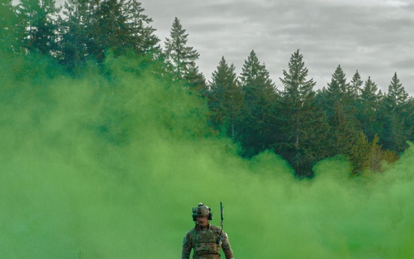 1st Special Forces Group (Airborne) conducts Maneuver Live Fire Exercise